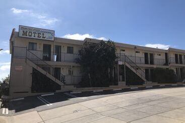 Moonlight Beach Motel