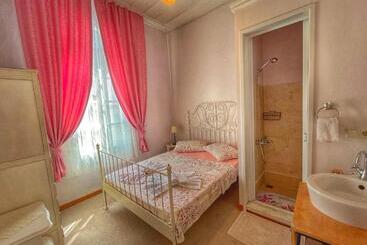 هتل Eolya Konuk Evi
