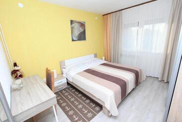 پانسیون Apartments Eva