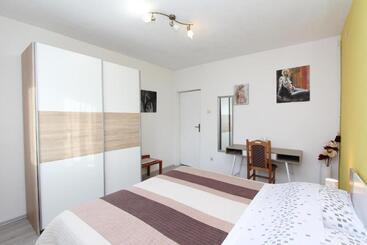 پانسیون Apartments Eva