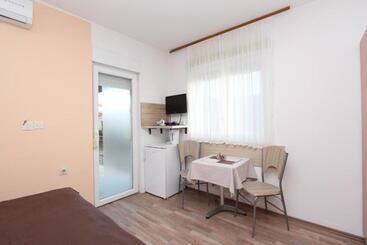 پانسیون Apartments Eva