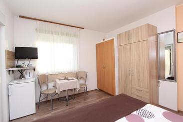 پانسیون Apartments Eva