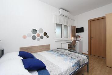 پانسیون Apartments Eva