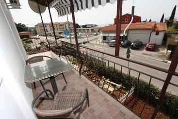 پانسیون Apartments Eva