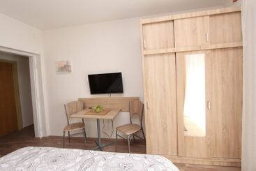 پانسیون Apartments Eva