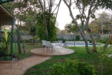 پانسیون Inkindaba Guest House