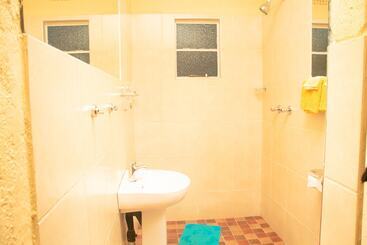 پانسیون Inkindaba Guest House