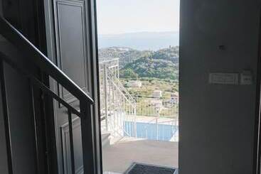 Villa Mons & Mare