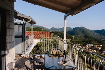 Villa Mons & Mare