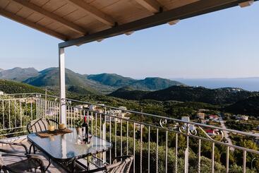 Villa Mons & Mare