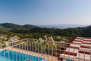 Villa Mons & Mare