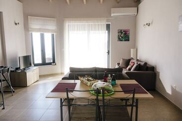 Villa Mons & Mare