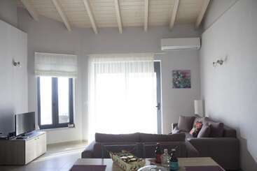 Villa Mons & Mare