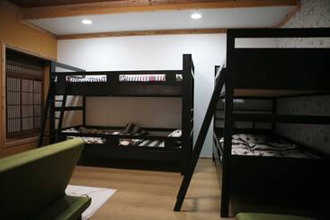 Maru House Hostel