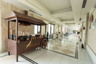 Hotel Ramada Plaza By Wyndham Lucknow  And Convention Centre