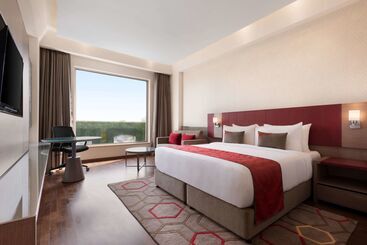 هتل Ramada Plaza By Wyndham Lucknow