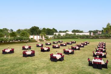 هتل Ramada Plaza By Wyndham Lucknow