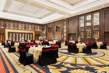 هتل Ramada Plaza By Wyndham Lucknow
