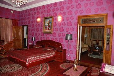 پانسیون Almaz Guest House