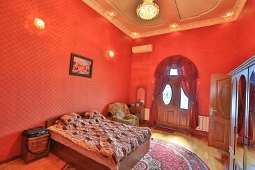 پانسیون Almaz Guest House