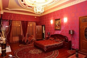 پانسیون Almaz Guest House
