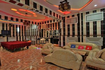 پانسیون Almaz Guest House