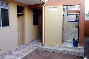 پانسیون Hem Guest House