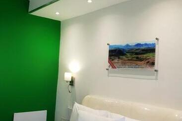 پانسیون Joy Guesthouse Seapoint   Adults Only