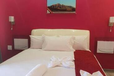 پانسیون Joy Guesthouse Seapoint   Adults Only