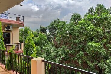 پانسیون Lumbini Garden Lodge