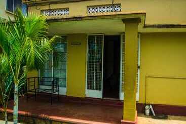 پانسیون Raddison's Guest House