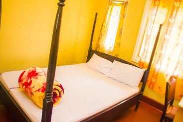 پانسیون Raddison's Guest House