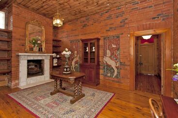 Rose Cottage   Historic Luxury