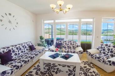Luxury Villa Horizon