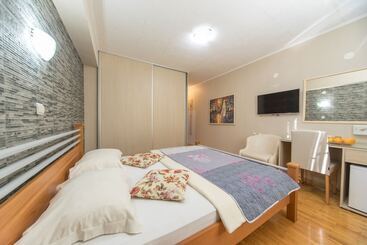 پانسیون F Apartments