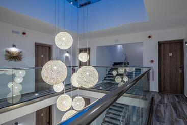 پانسیون Kyma Rooms & Suites