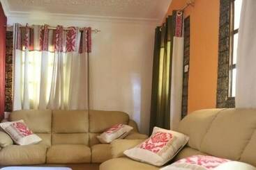 White Thorn Cottages
