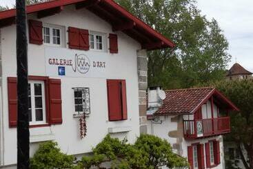 住宿加早餐  Galerie D Art D Une Ancienne Mairie De 1783