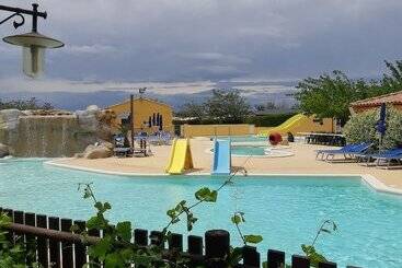 בית מלון כפרי Camping Les Sources