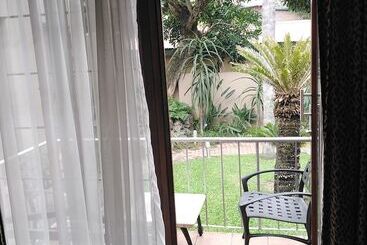 膳宿费 Acacia Guest House