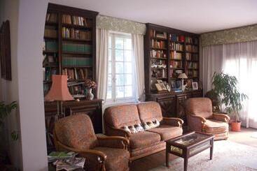 Le Clos Des Cedres B&b