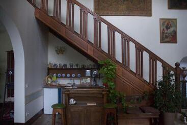 Le Clos Des Cedres B&b