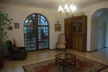 Le Clos Des Cedres B&b