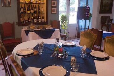 Le Clos Des Cedres B&b