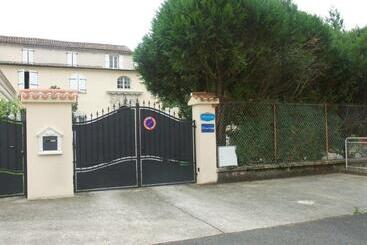 Le Clos Des Cedres B&b