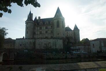 Le Clos Des Cedres B&b