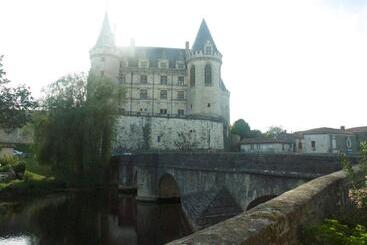 Le Clos Des Cedres B&b