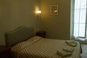 Le Clos Des Cedres B&b