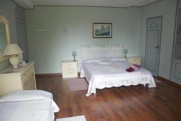 Le Clos Des Cedres B&b