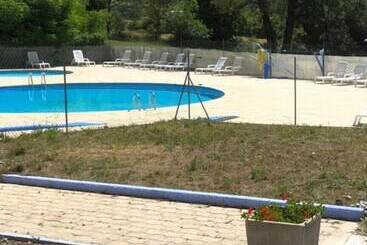 هتل Camping, Hôtel De Plein Air Les Cariamas